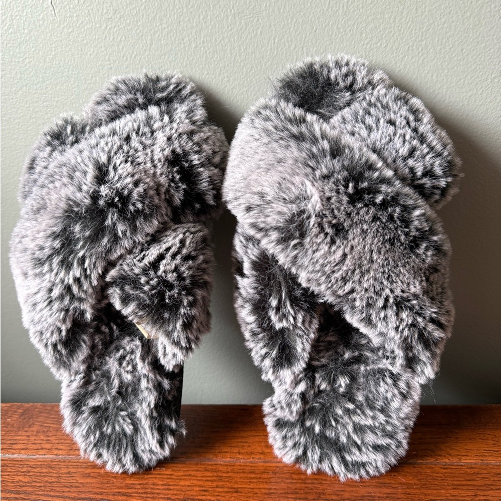 NWOT. Target Faux Fur Slippers in Black and Gray